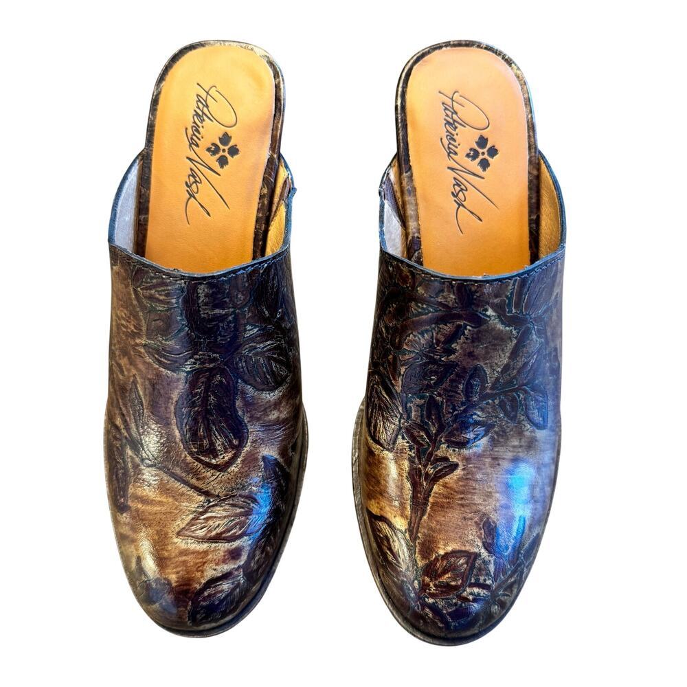NWOB Patricia Nash Ruffina floral embossed leather mules Size 7.5